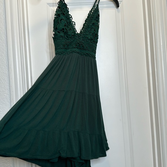 Hunter‎ Green Flowy skater Dress With Tie Back Size Medium - Picture 2 of 9